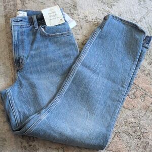 Abercrombie The 90s Straight Ultra High Rise Denim Jeans Size 8L (29)